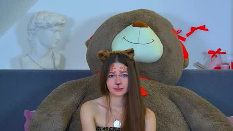 Amelia online show from 10-28-25, 07:05