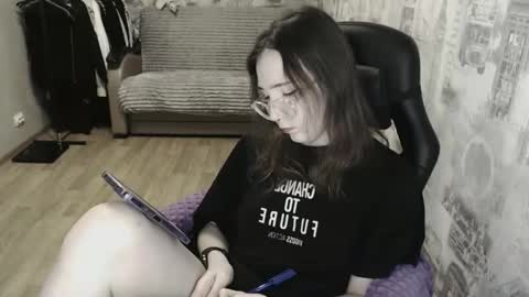 Snapshot of ameliakamishiro chatting on 02-11-25, 11:12 Amelia online show from 02-11-25, 11:12