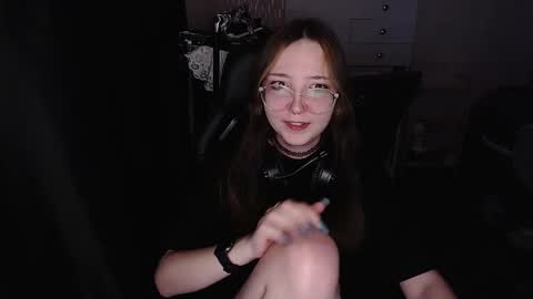 Snapshot of ameliakamishiro chatting on 12-19-25, 03:30 Amelia online show from 12-19-25, 03:30