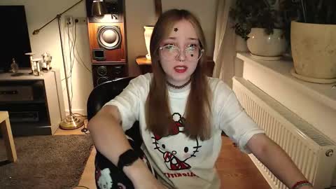 Snapshot of ameliakamishiro chatting on 01-05-26, 07:39 Amelia online show from 01-05-26, 07:39