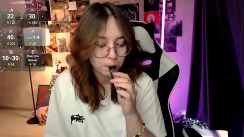 Amelia online show from 10-04-25, 08:01