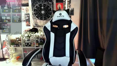 Amelia online show from 11-24-25, 09:31