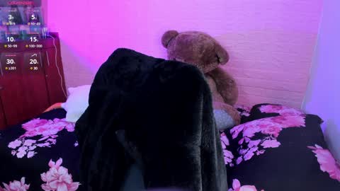 Snapshot of ameliamedina chatting on 12-19-24, 08:23 I am Ame  Nice to meet you   online show from 12-19-24, 08:23