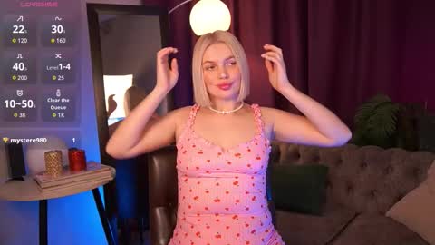  Amelia  online show from 11-11-25, 04:23