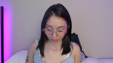 Snapshot of amelie_bss chatting on 02-08-25, 07:04 Amelie online show from 02-08-25, 07:04