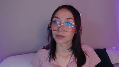 Snapshot of amelie_bss chatting on 02-10-25, 08:42 Amelie online show from 02-10-25, 08:42