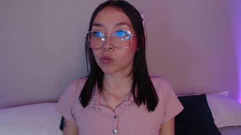 Snapshot of amelie_bss chatting on 02-10-25, 11:45 Amelie online show from 02-10-25, 11:45