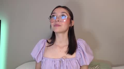 Snapshot of amelie_bss chatting on 02-18-25, 08:25 Amelie online show from 02-18-25, 08:25