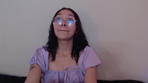 Snapshot of amelie_bss chatting on 03-04-25, 08:38 Amelie online show from 03-04-25, 08:38