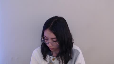 Snapshot of amelie_bss chatting on 03-05-25, 10:43 Amelie online show from 03-05-25, 10:43