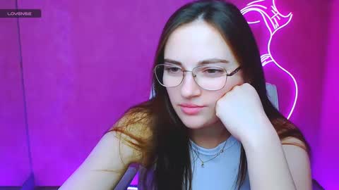 Amelie online show from 01-24-25, 01:35