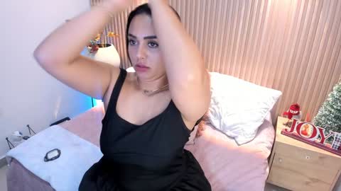 Amelie online show from 01-07-25, 05:31