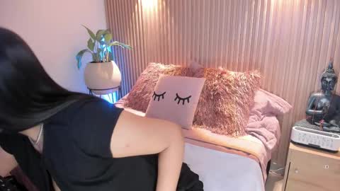 Amelie online show from 11-20-25, 02:12