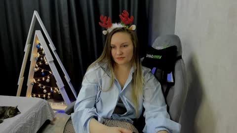 Snapshot of ameliecameron chatting on 12-23-24, 12:46 amelie online show from 12-23-24, 12:46