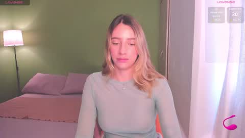 Snapshot of ameliegraham chatting on 02-12-25, 02:10 Amelie Graham online show from 02-12-25, 02:10