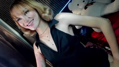 Snapshot of amelinckx chatting on 01-04-25, 05:58 amelinckx online show from 01-04-25, 05:58