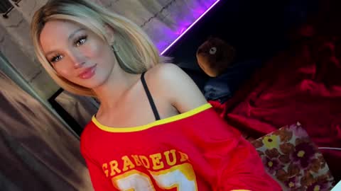 Snapshot of amelinckx chatting on 02-04-25, 05:55 amelinckx online show from 02-04-25, 05:55