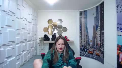 Amell Thomson online show from 10-16-25, 11:33