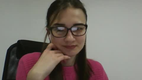 Snapshot of amethystnight_ chatting on 02-18-25, 02:27 Julia  online show from 02-18-25, 02:27