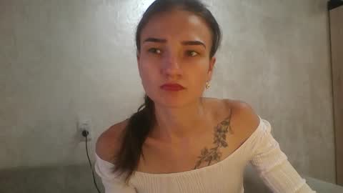 Snapshot of amethystnight_ chatting on 09-10-25, 10:26 Julia  online show from 09-10-25, 10:26