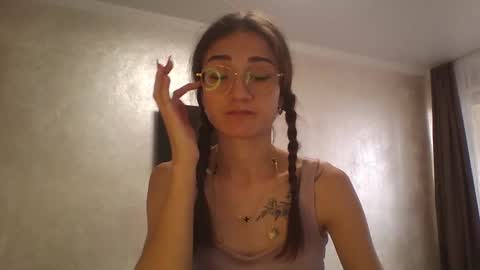Snapshot of amethystnight_ chatting on 10-13-25, 06:13 Julia  online show from 10-13-25, 06:13