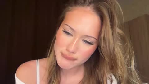 Snapshot of ami_amora chatting on 11-08-25, 07:01 ami_amora online show from 11-08-25, 07:01