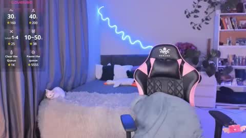 Hi-hi I am Kate welcome to my sexy room online show from 02-17-25, 08:15