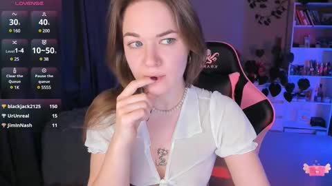 Hi-hi I am Kate welcome to my sexy room online show from 03-11-25, 06:52