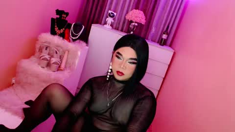 Queen Mireska online show from 01-16-25, 10:21