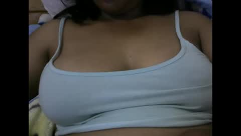 Snapshot of amichouu chatting on 11-28-25, 10:45 amichouu online show from 11-28-25, 10:45