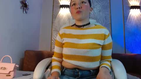 Snapshot of amie_gh chatting on 09-18-25, 12:18 Amie  online show from 09-18-25, 12:18