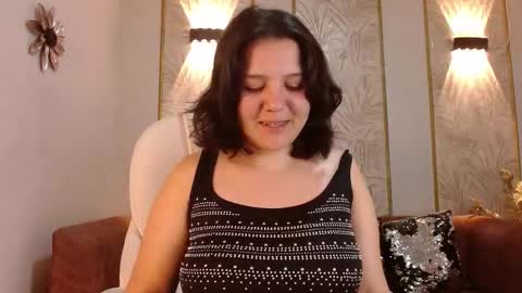 Snapshot of amie_gh chatting on 10-16-25, 11:33 Amie  online show from 10-16-25, 11:33