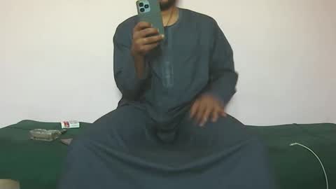 Snapshot of amir_elaraby chatting on 10-01-25, 03:07 Amir online show from 10-01-25, 03:07