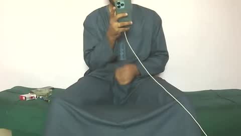 Snapshot of amir_elaraby chatting on 10-02-25, 07:04 Amir online show from 10-02-25, 07:04