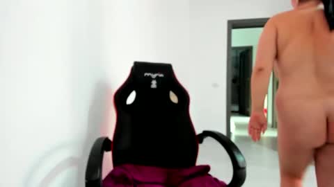 Amiraisa online show from 01-14-25, 08:52