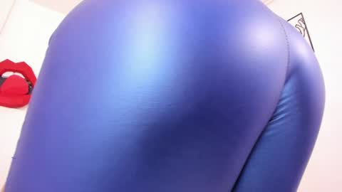 hi guys im ariani ill be off till december 1st for vacation if u want u can add me on snapchat by bio and talk or play there online show from 01-26-25, 01:36