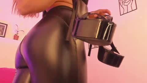 hi guys im ariani ill be off till december 1st for vacation if u want u can add me on snapchat by bio and talk or play there online show from 03-08-25, 06:05