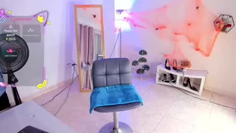 Amelya online show from 10-28-25, 07:49