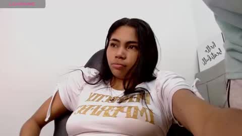 ammyy_wood_ online show from 10-29-25, 05:53