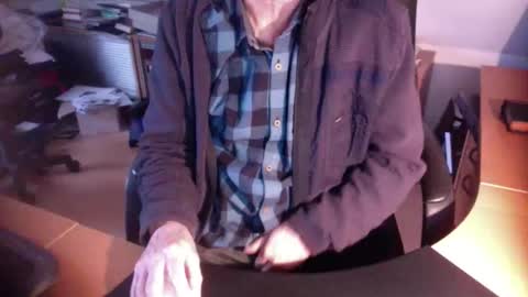 Snapshot of amor2200 chatting on 12-17-24, 02:33 Amor2200 online show from 12-17-24, 02:33