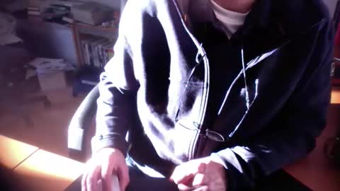 Snapshot of amor2200 chatting on 12-20-24, 11:32 Amor2200 online show from 12-20-24, 11:32