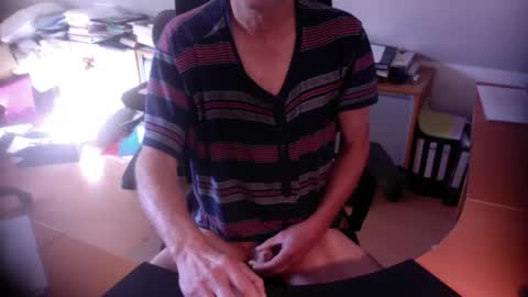 Snapshot of amor2200 chatting on 09-13-25, 09:20 Amor2200 online show from 09-13-25, 09:20