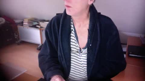 Amor2200 online show from 11-28-25, 10:18