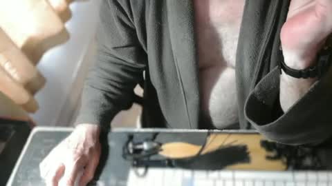 Snapshot of amslave4f chatting on 06-26-26, 07:02 amslave4f online show from 06-26-26, 07:02
