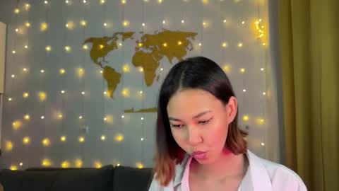 Snapshot of amurakim chatting on 12-08-24, 08:15 Amura Kim online show from 12-08-24, 08:15