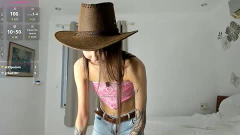 Amy online show from 10-30-25, 12:34