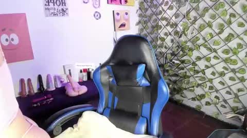 Snapshot of amy_hoy69 chatting on 03-01-26, 02:13 Amy Hoy69 online show from 03-01-26, 02:13