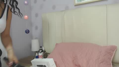 Amy online show from 03-04-25, 01:17