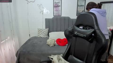 Amy sophia 3 online show from 09-19-25, 12:17