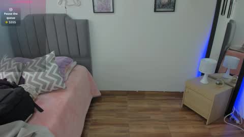 Amy sophia 3 online show from 11-17-25, 01:28